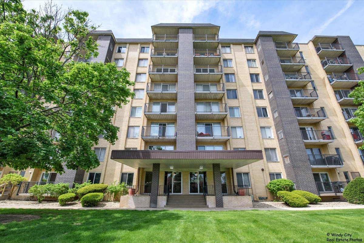 5400 Walnut Avenue 215 Property Photo