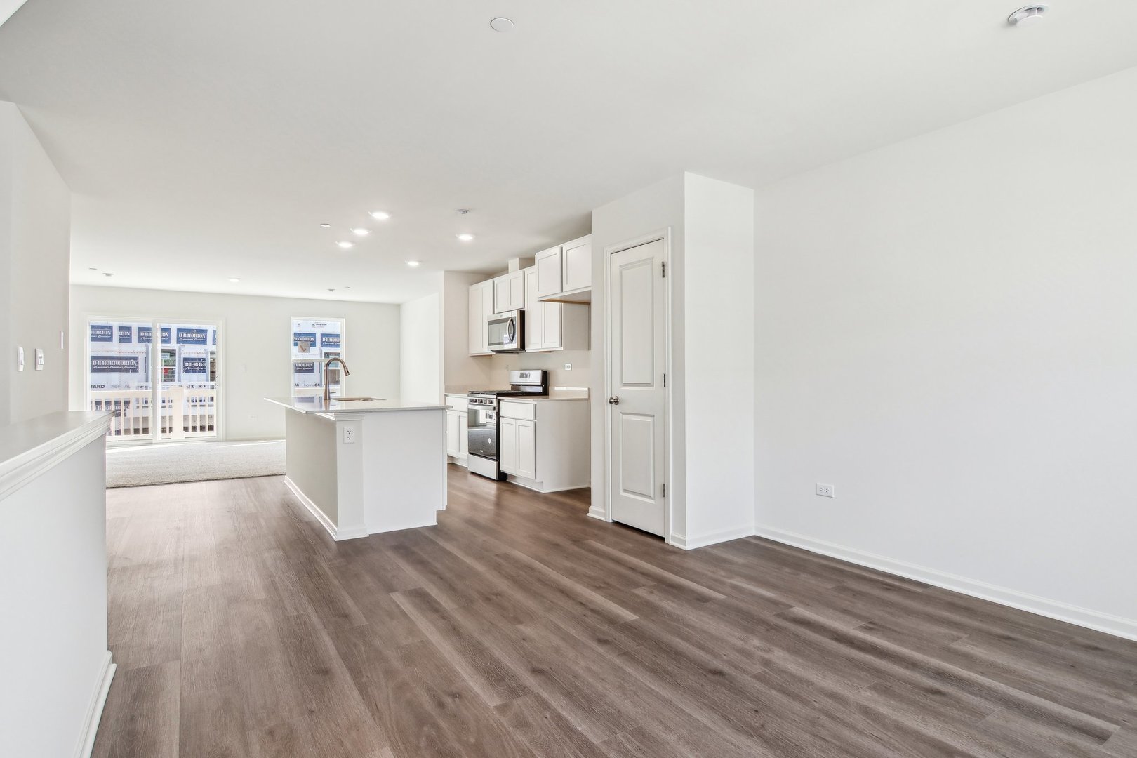 6335 Ulster Drive Property Photo 4