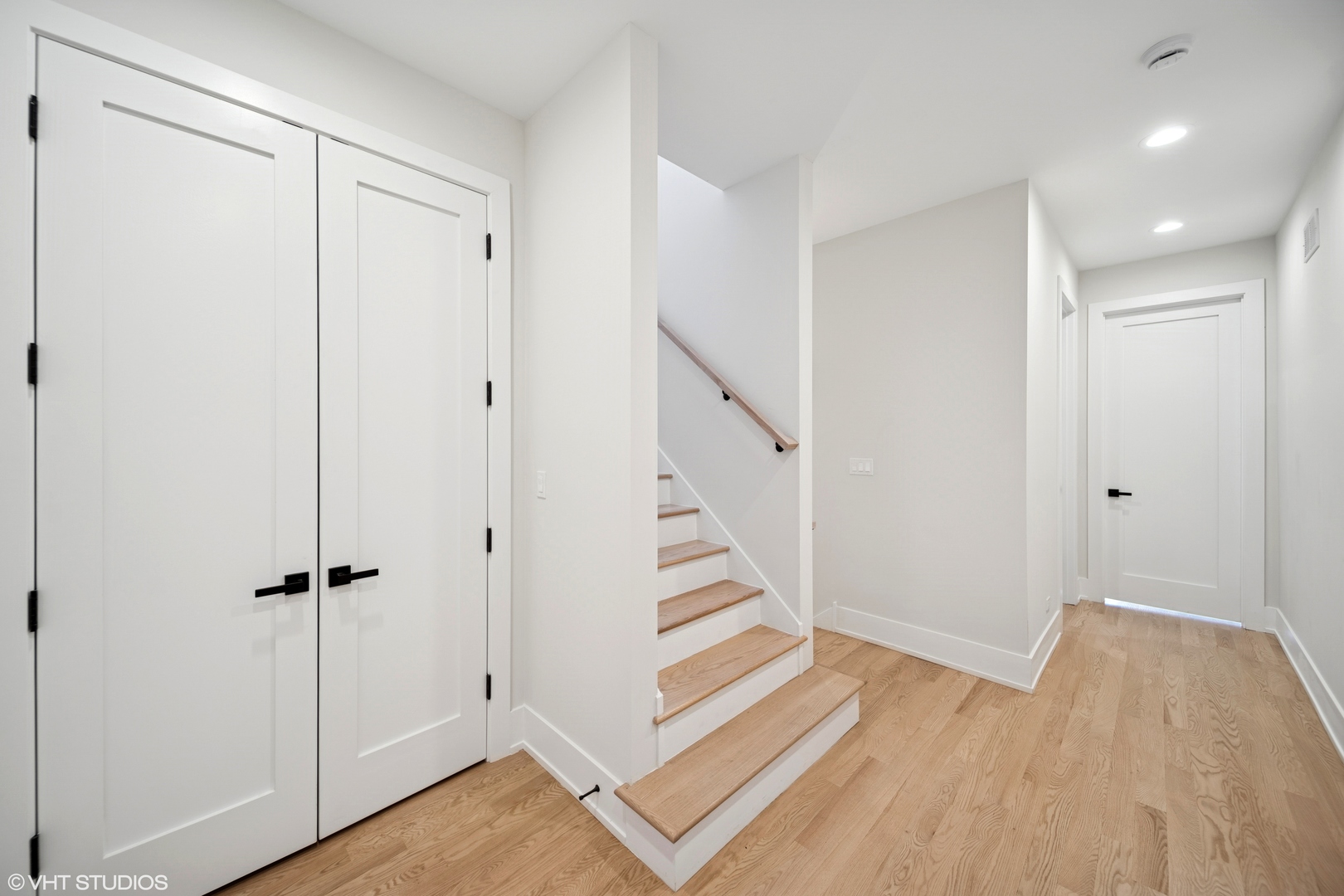 965 E 62nd Street 1 Property Photo 6