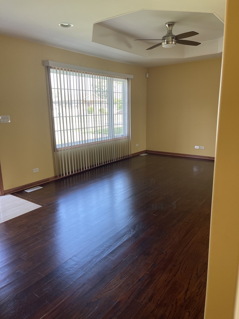 7927 S Lotus Ave Property Photo 3