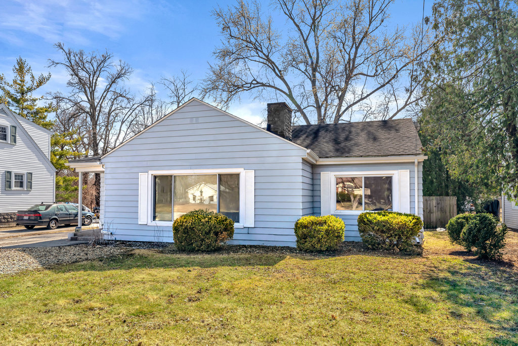 3047 Olive Rd Property Photo