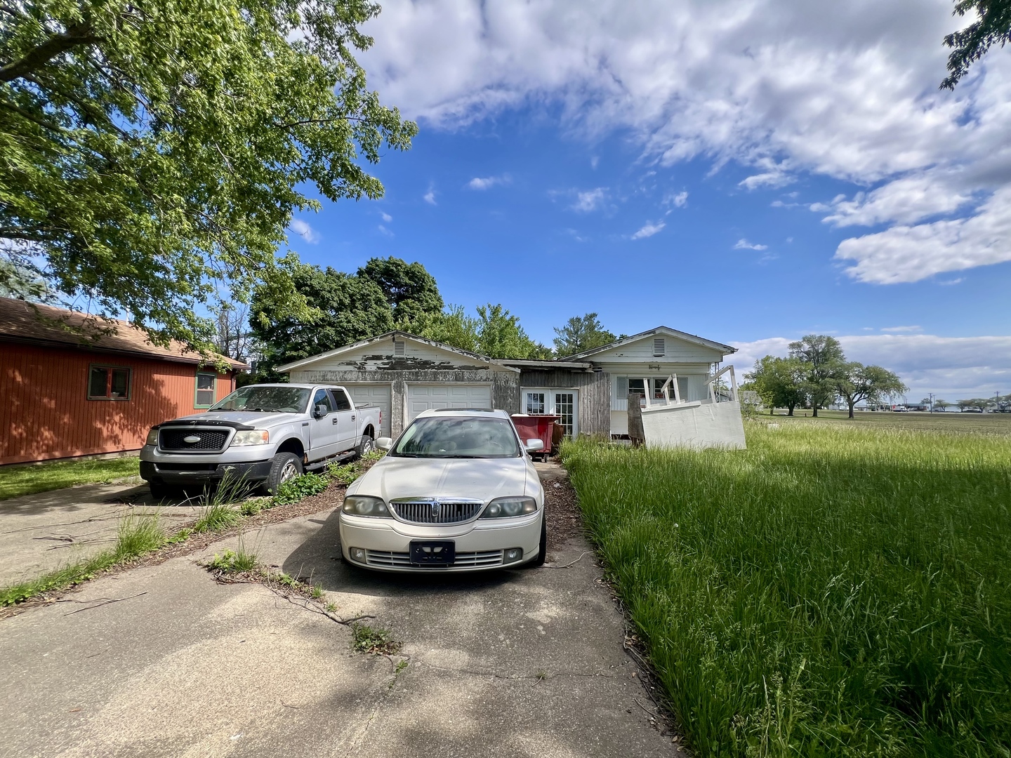 206 E Maple Street Property Photo 1