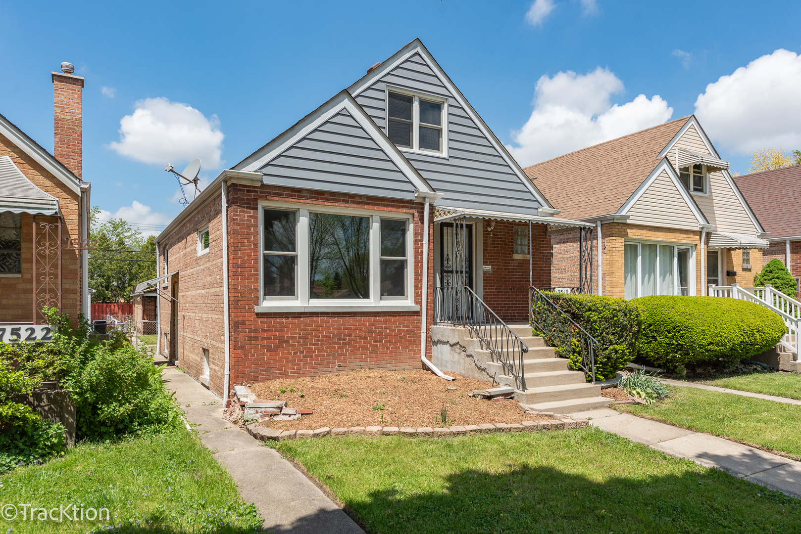 7518 W Forest Preserve Avenue Property Photo 1