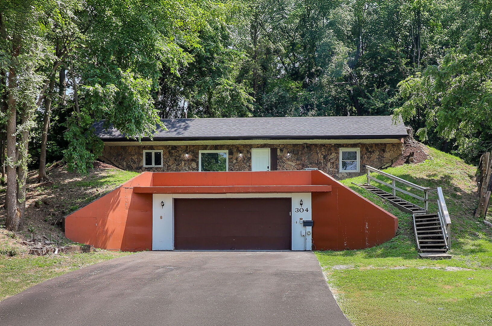304 Thornes Street Property Photo 1