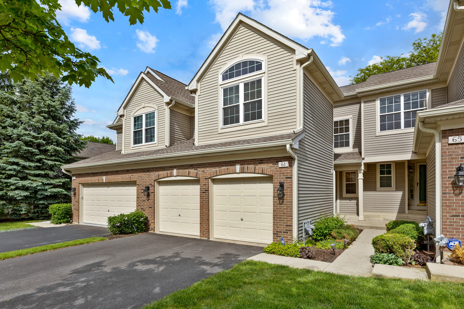 61 Egg Harbour Court Property Photo 1
