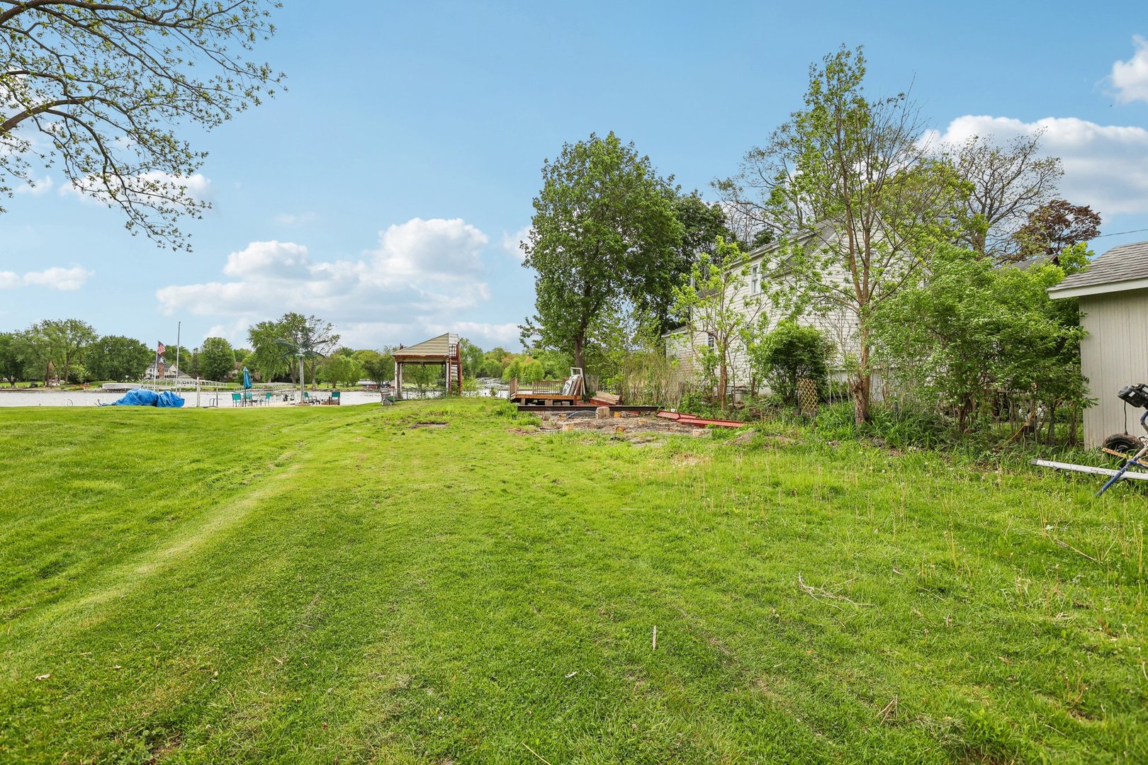 28876 W Pioneer Grove Road Property Photo 5