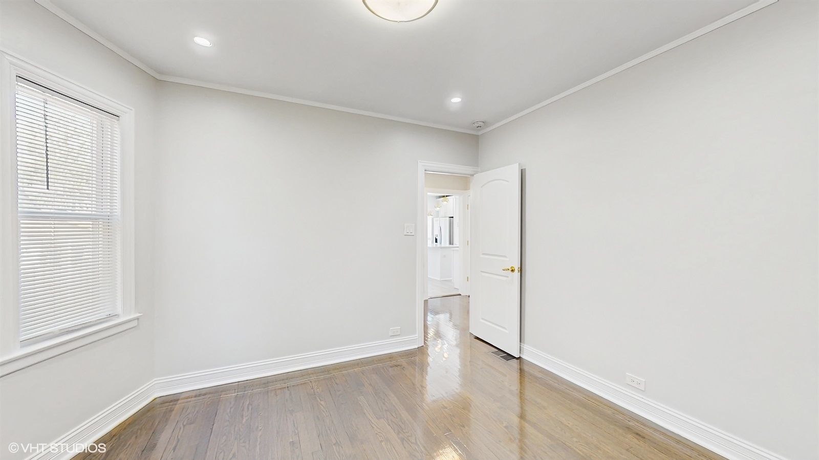 3249 N Newcastle Avenue Property Photo 12
