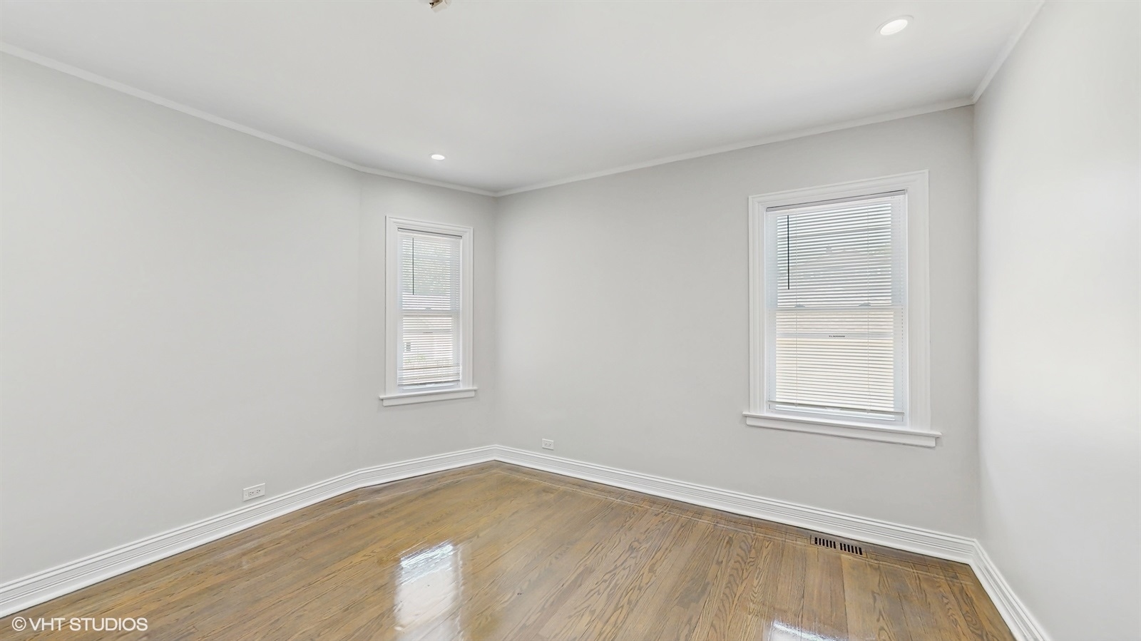 3249 N Newcastle Avenue Property Photo 13
