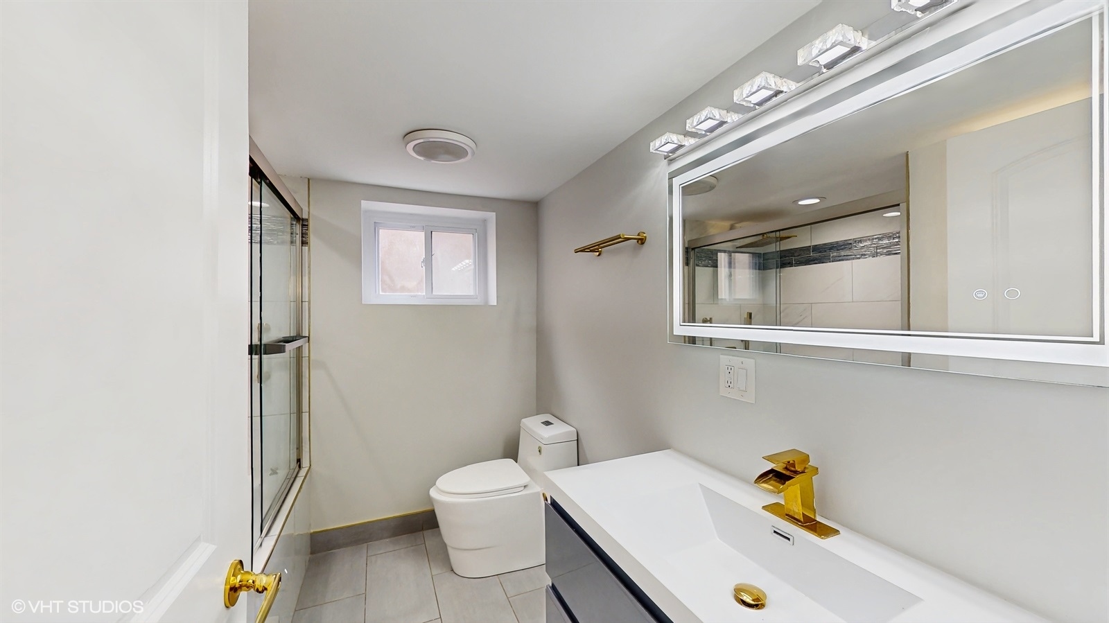 3249 N Newcastle Avenue Property Photo 26