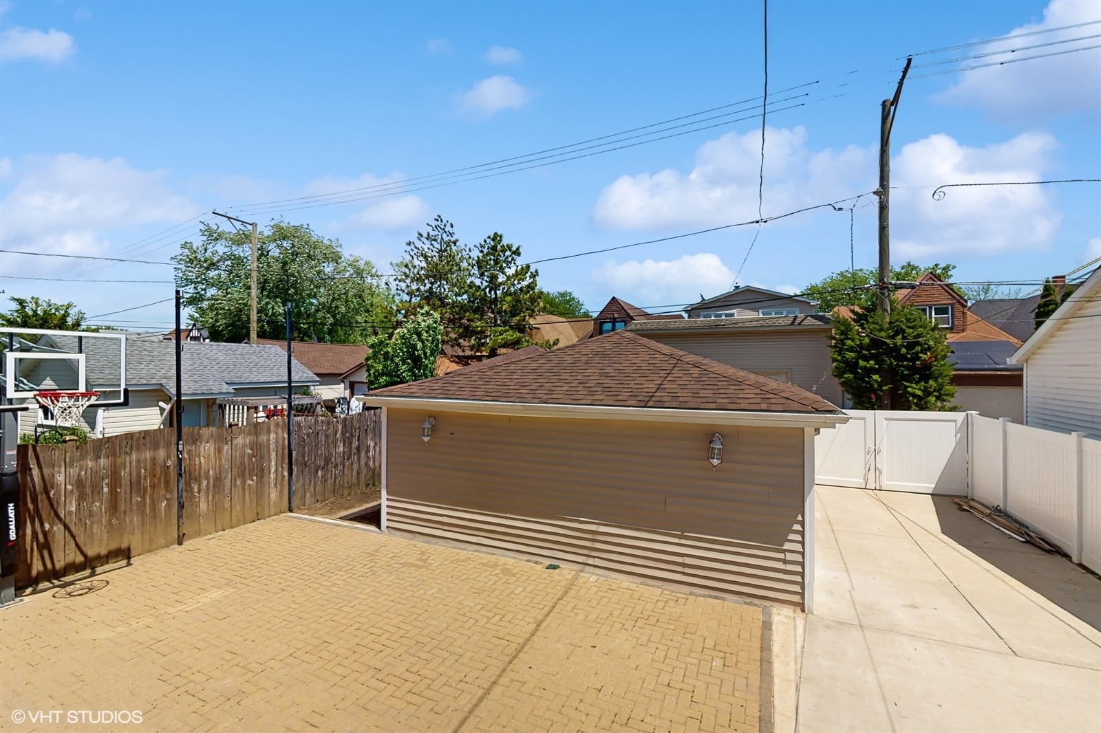 3249 N Newcastle Avenue Property Photo 29