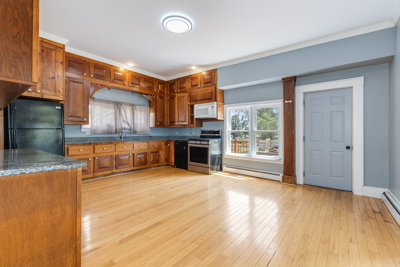 100 E Gardner Street Property Photo 7