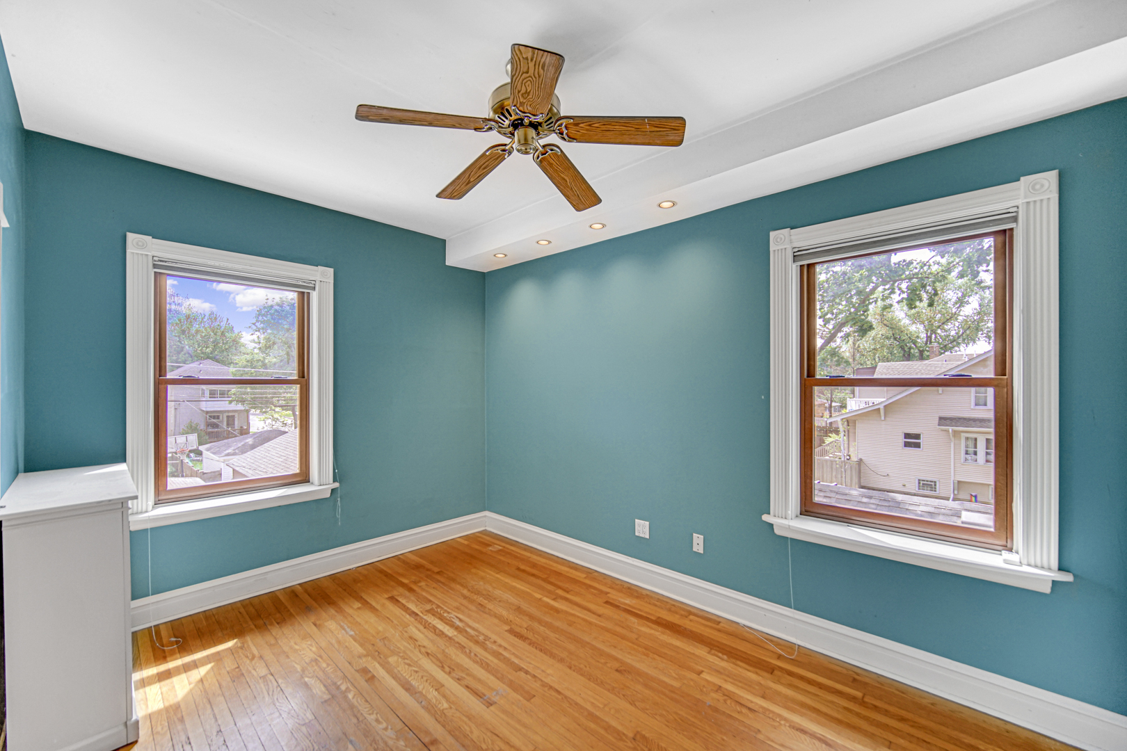 1044 S East Avenue Property Photo 11
