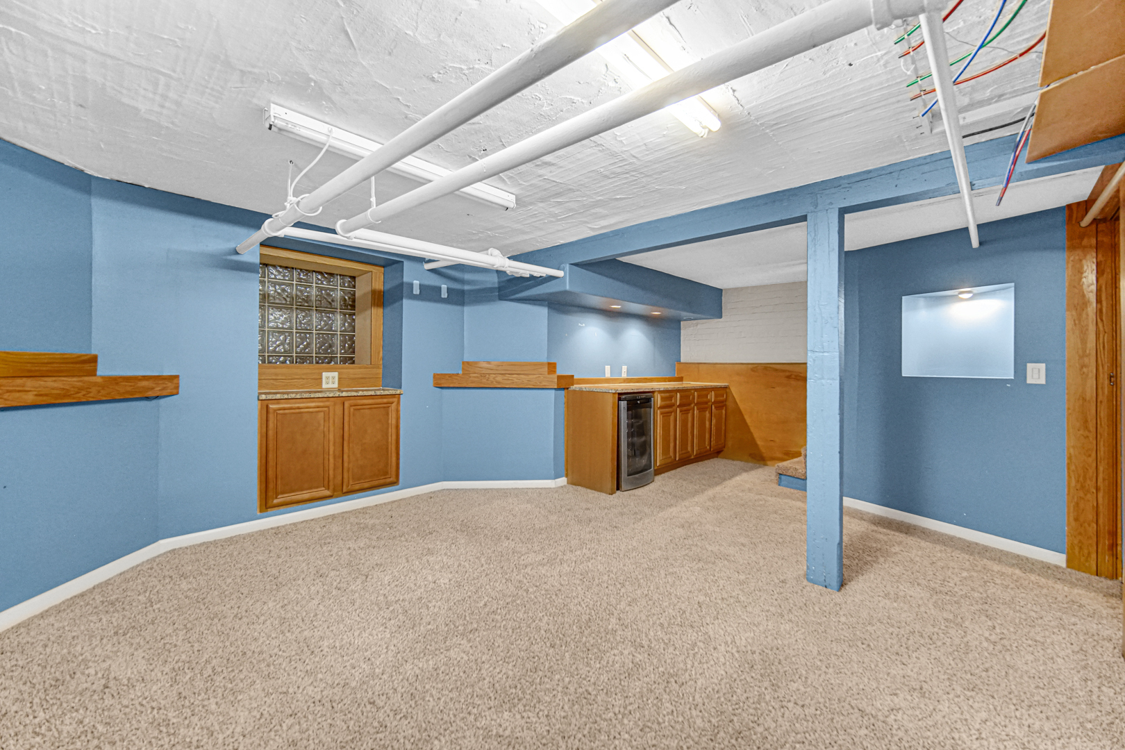 1044 S East Avenue Property Photo 17
