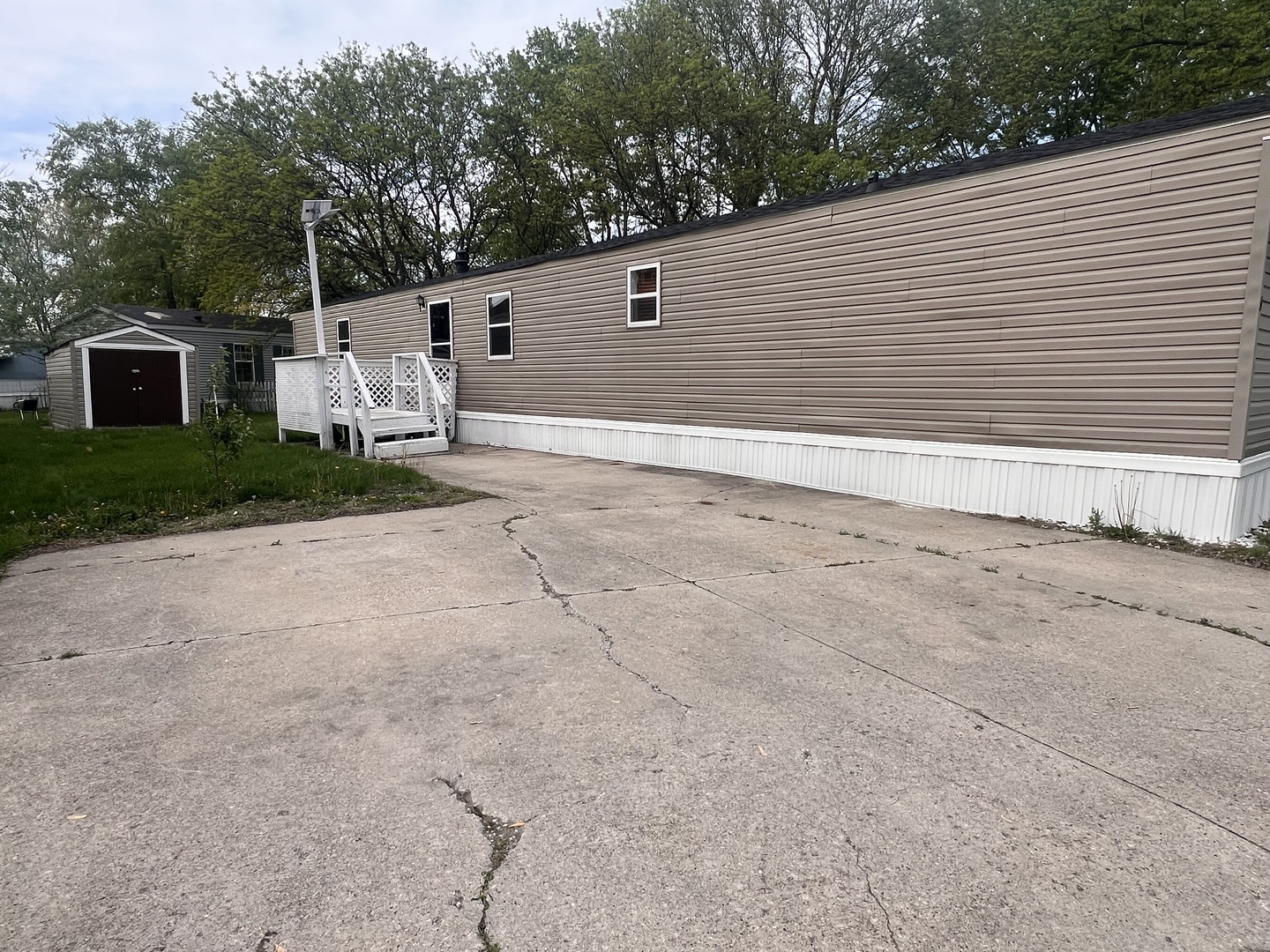 5 Washington Drive Property Photo 1