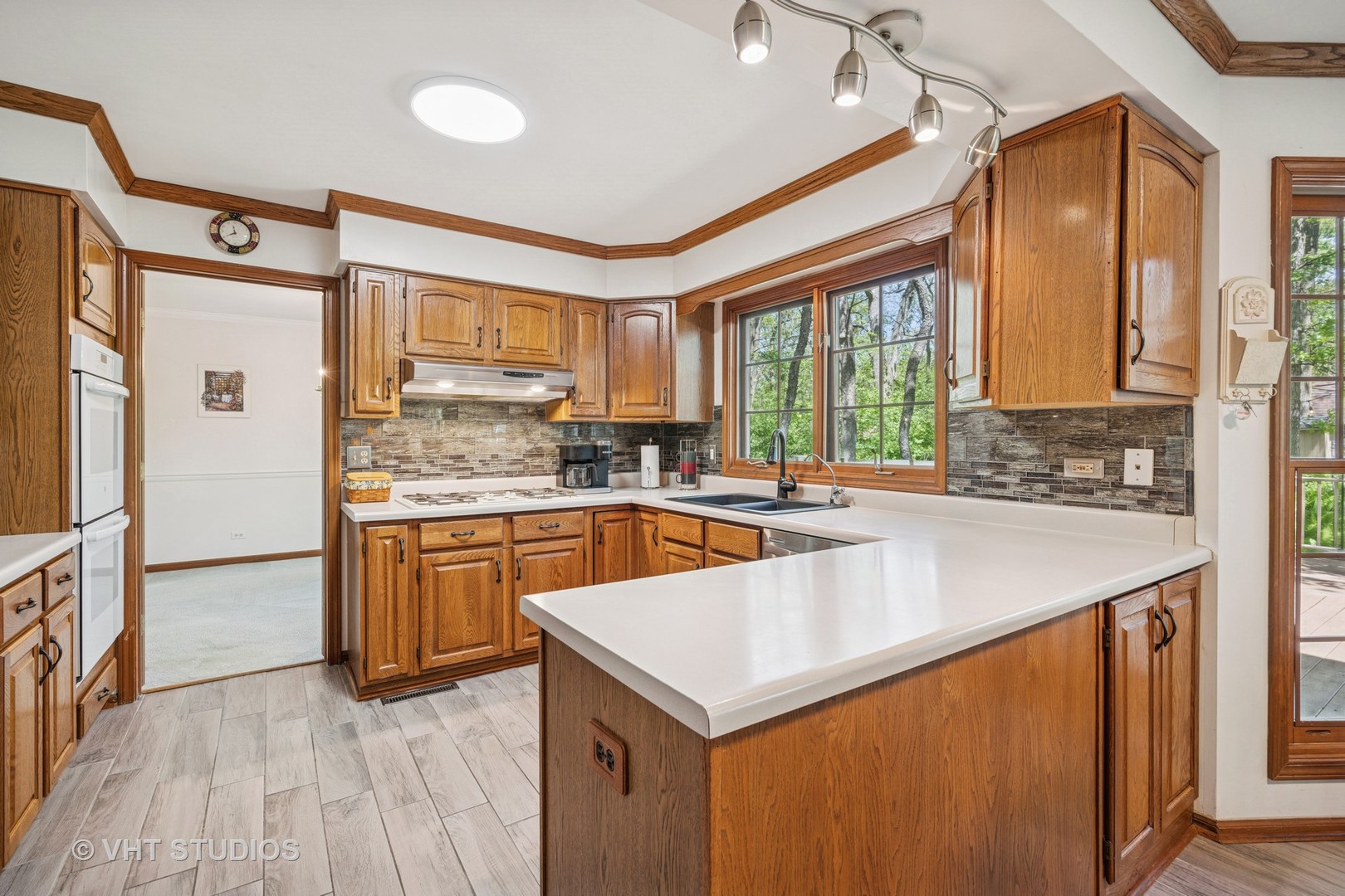 5808 Amherst Court Property Photo 12