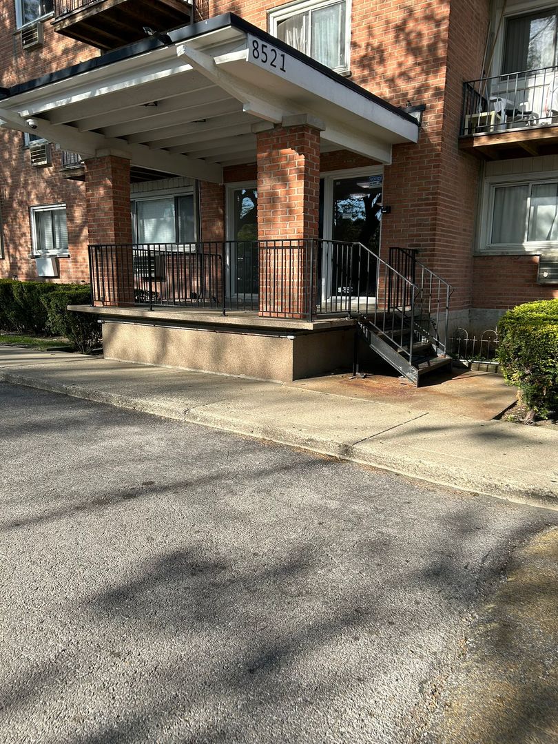 8521 Lotus Avenue 706 Property Photo 1