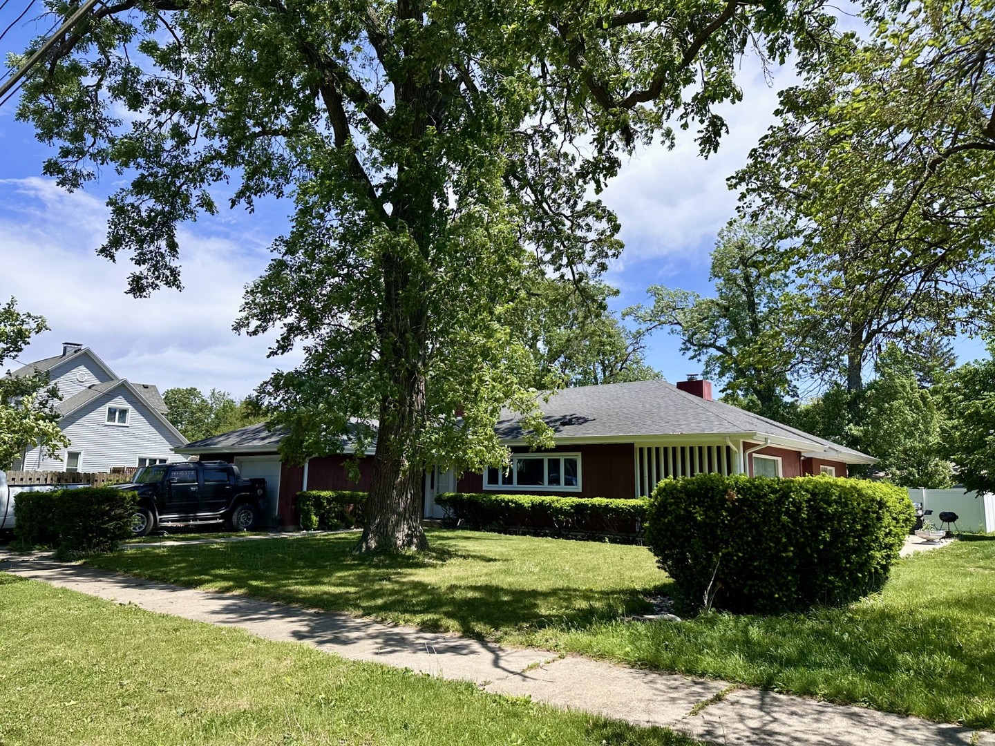 316 Guthrie Street Property Photo 1