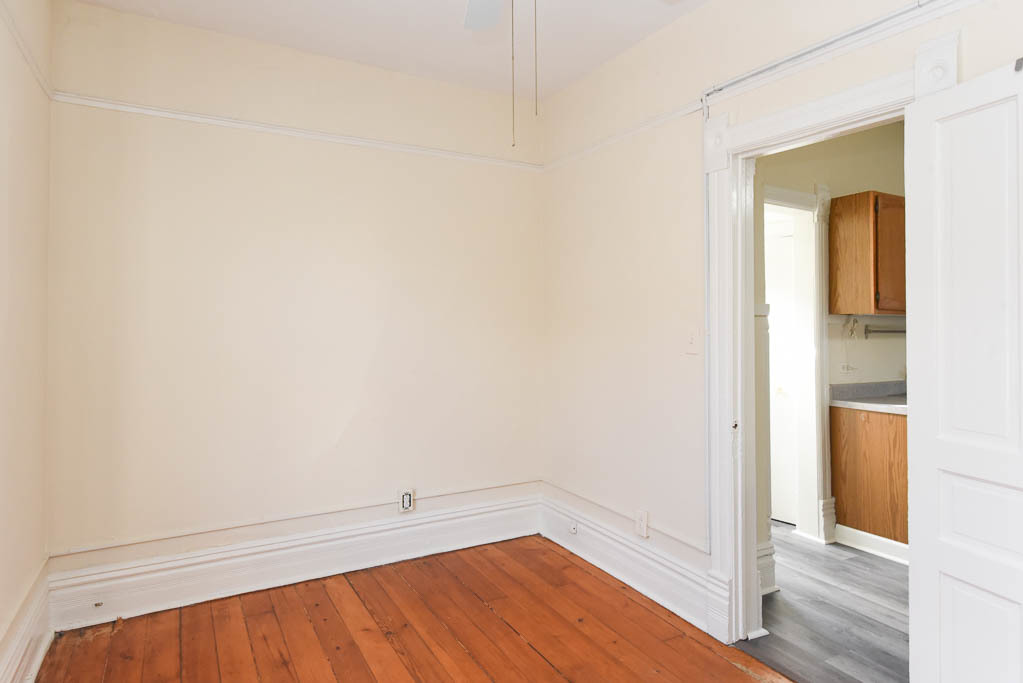 1721 W Nelson St Property Photo 15