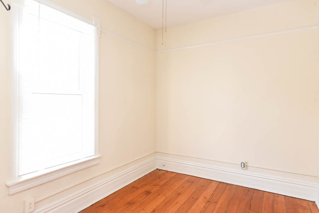 1721 W Nelson St Property Photo 16