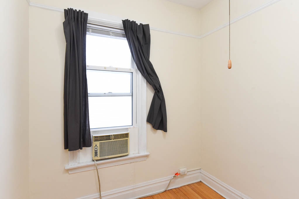 1721 W Nelson St Property Photo 20