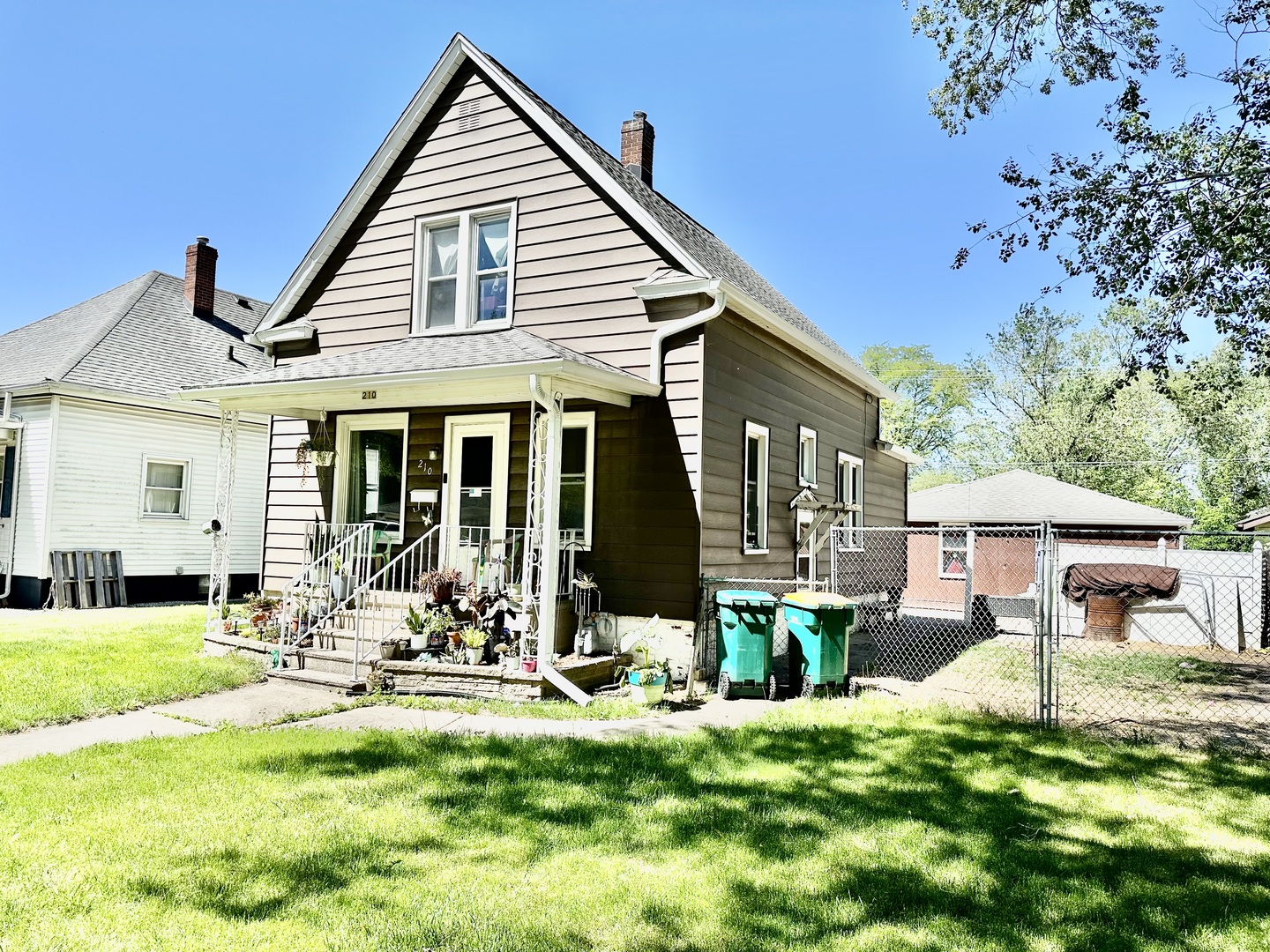 210 N Colorado Avenue Property Photo 2