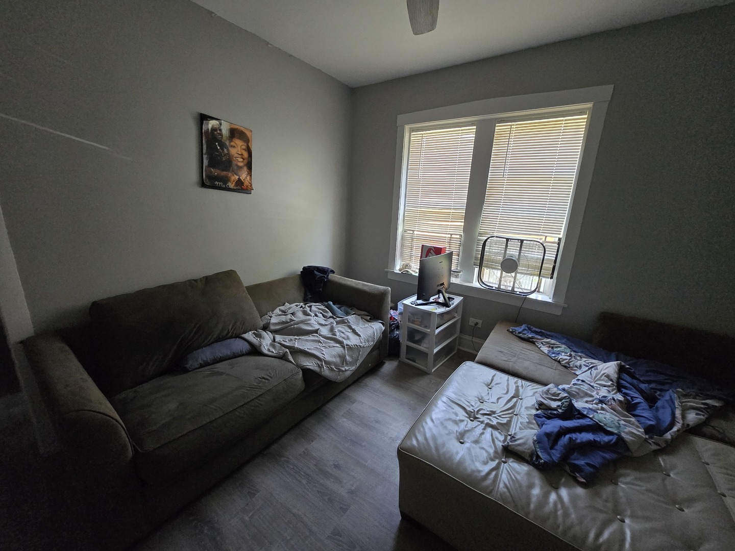 8200 S Escanaba Avenue Property Photo 3
