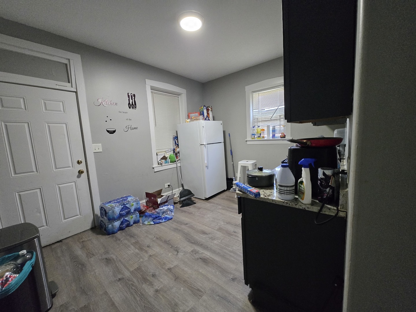 8200 S Escanaba Avenue Property Photo 8