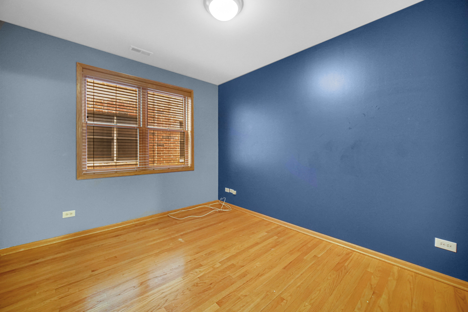 4450 S King Dr Property Photo 12