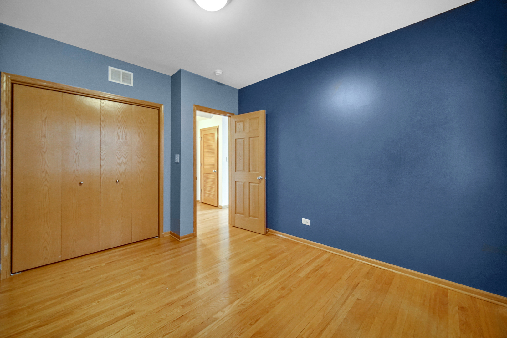 4450 S King Dr Property Photo 14
