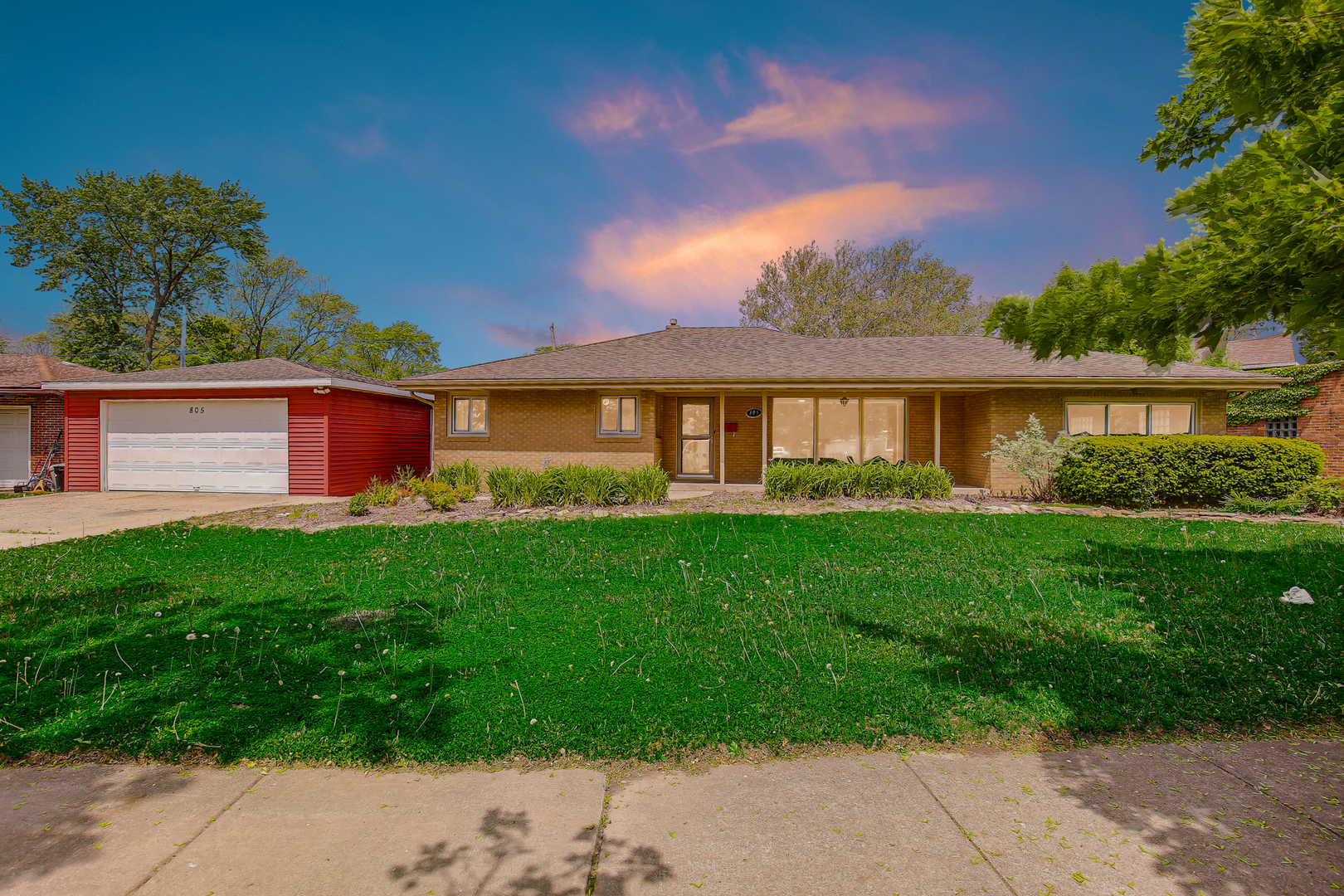 805 Grand Boulevard Property Photo 1