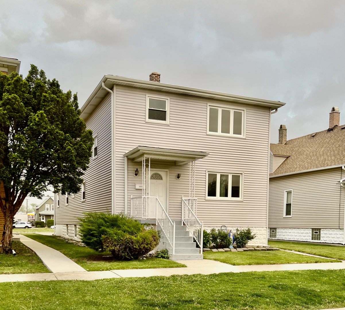 137 N 12th Avenue 2 Property Photo