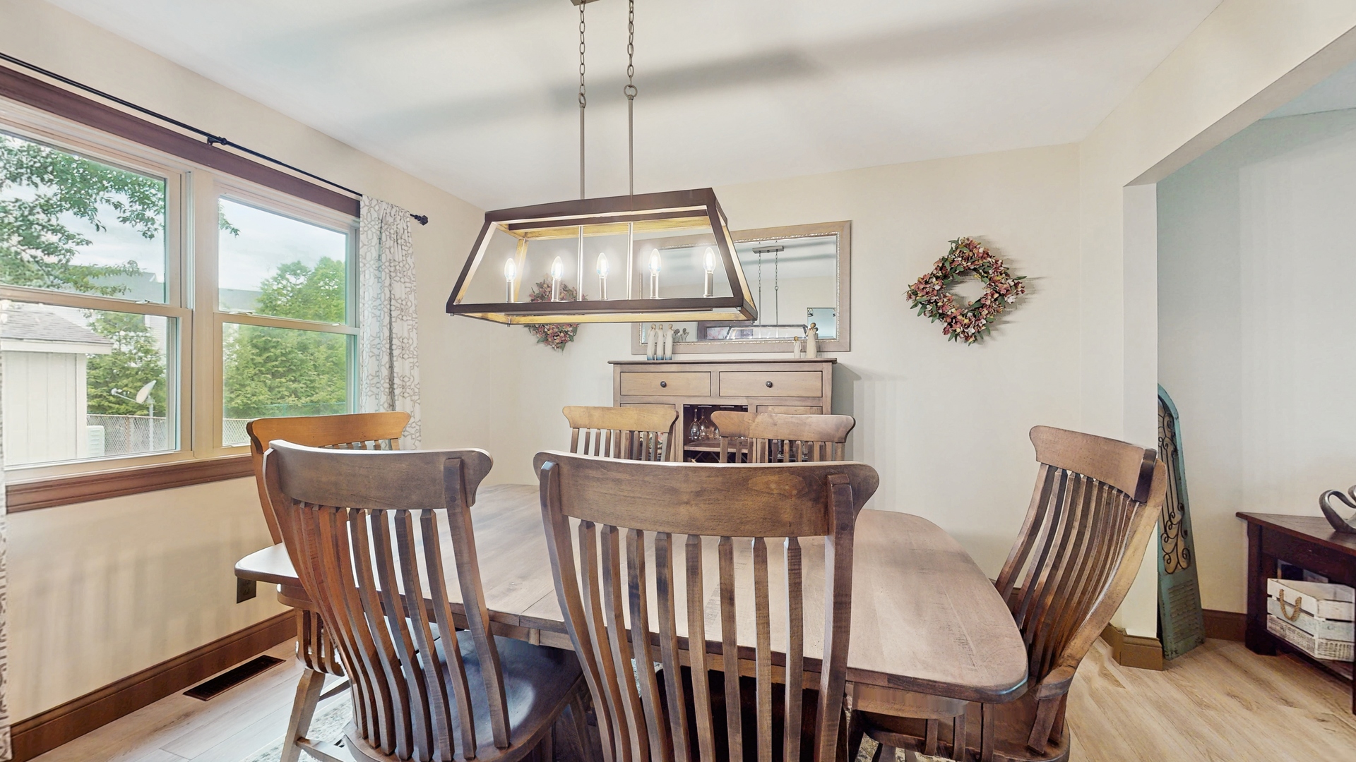 1056 Boxwood Drive Property Photo 8