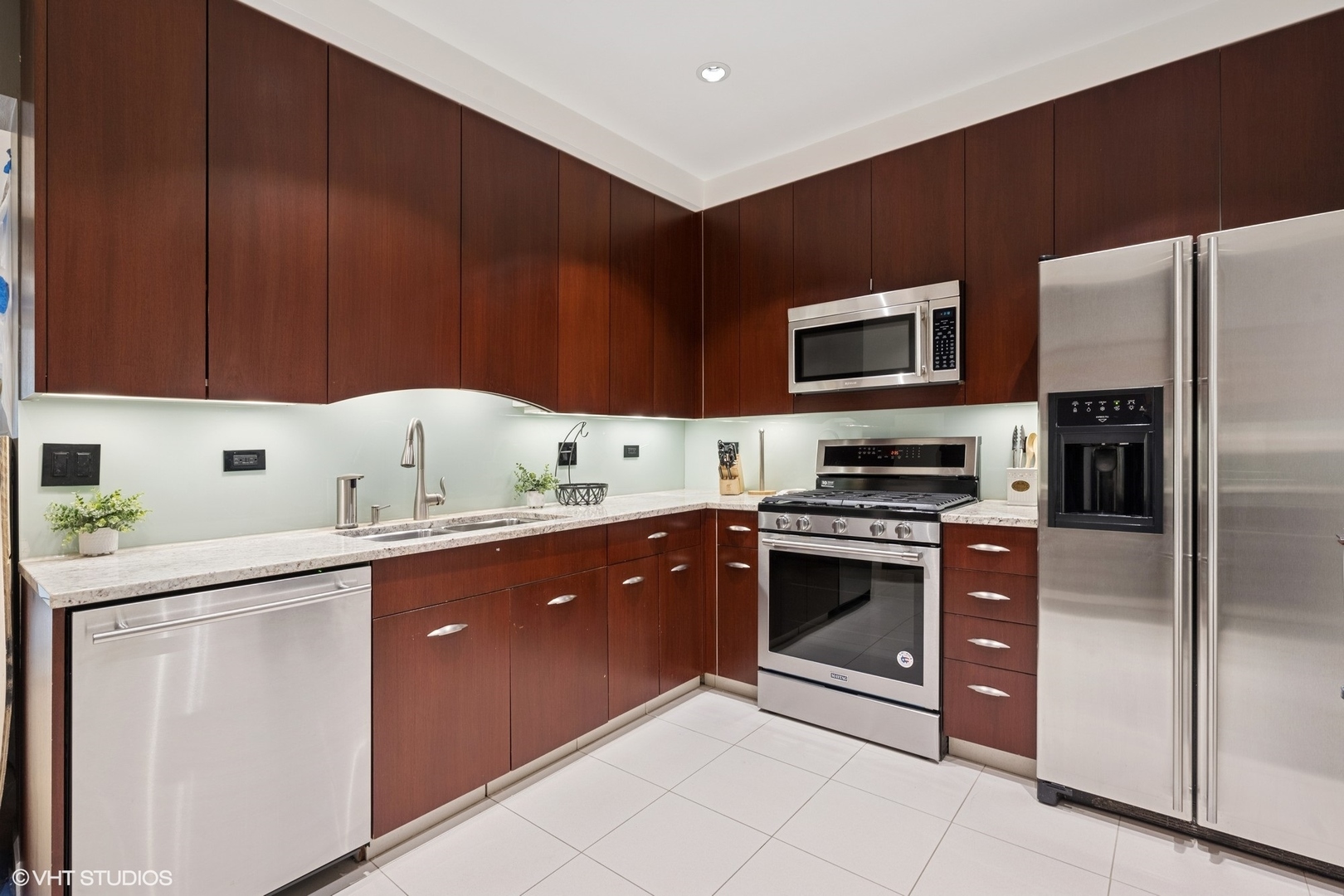 3400 N Lake Shore Drive 6a Property Photo 11