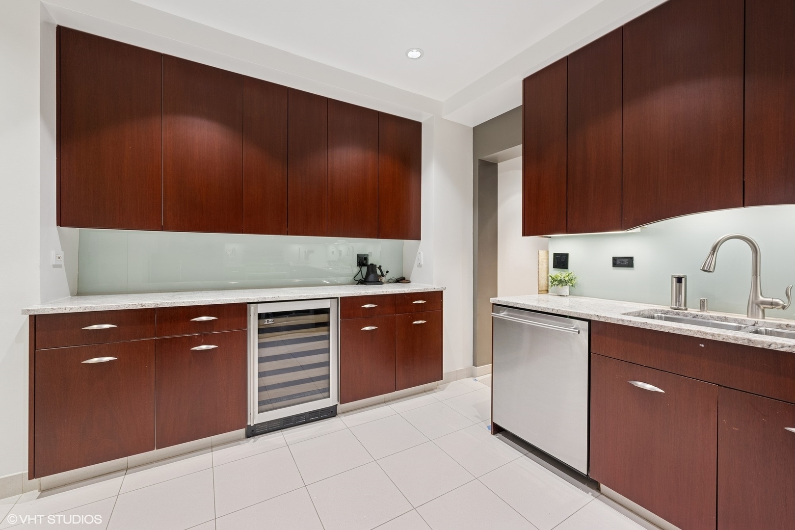 3400 N Lake Shore Drive 6a Property Photo 12