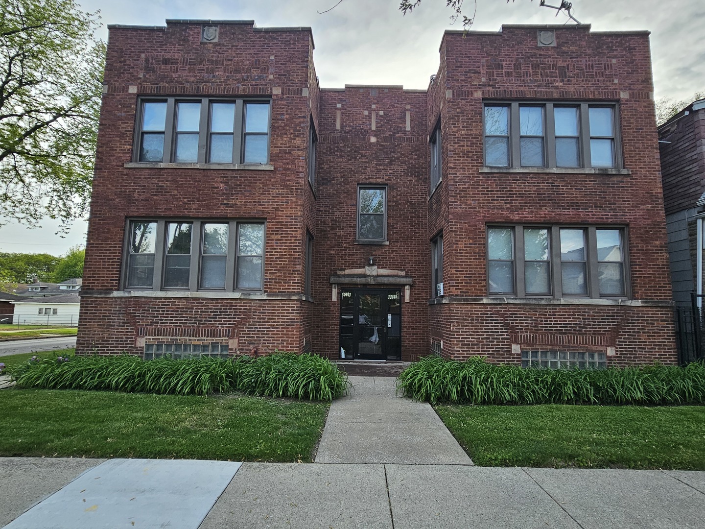 8056 S Burnham Avenue Property Photo 1