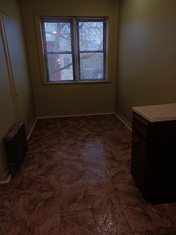 8056 S Burnham Avenue Property Photo 4