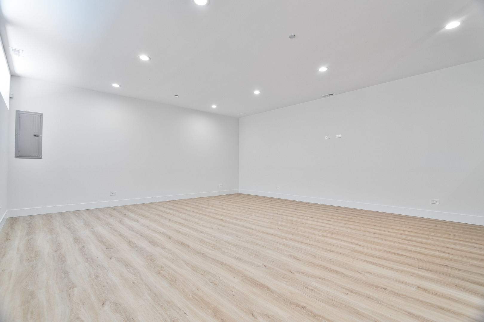 2047 W Race Avenue Property Photo 31