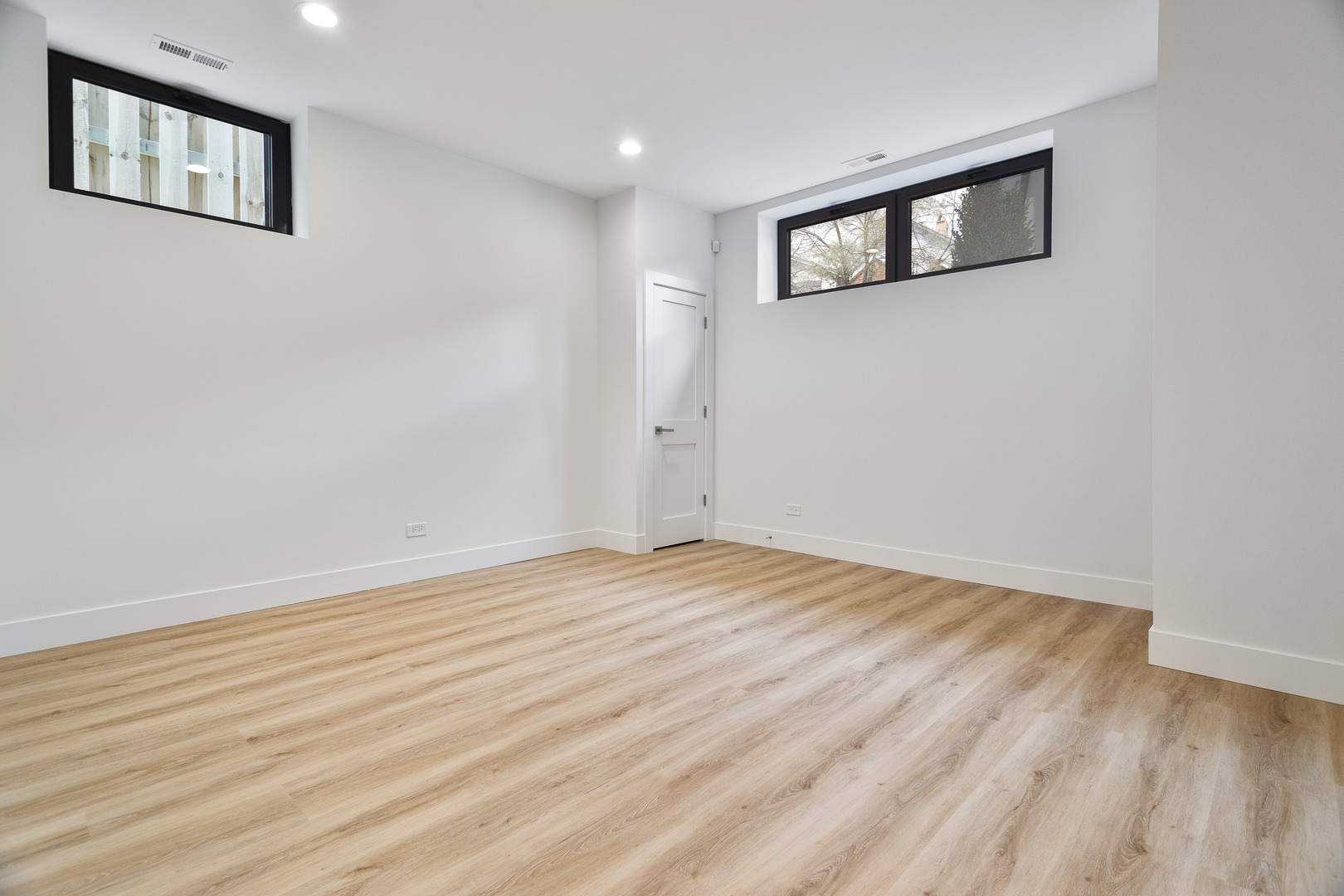 2047 W Race Avenue Property Photo 32