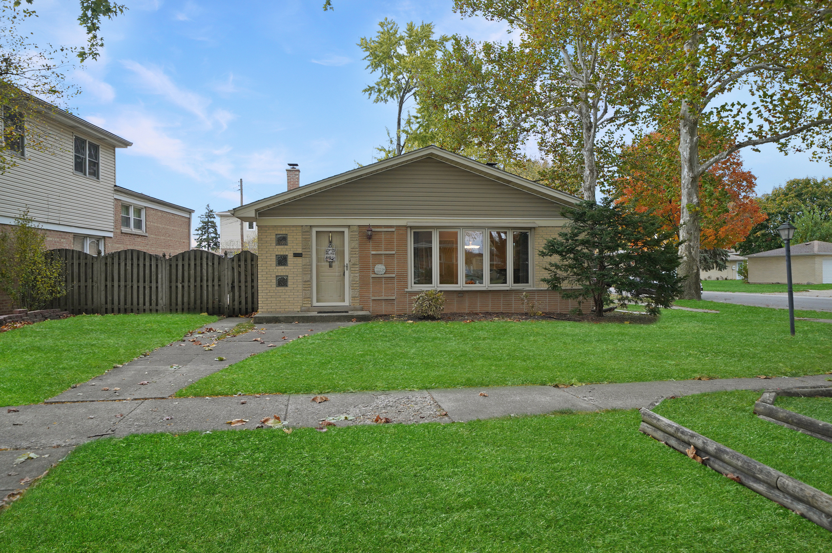5440 Oak Center Drive Property Photo 1
