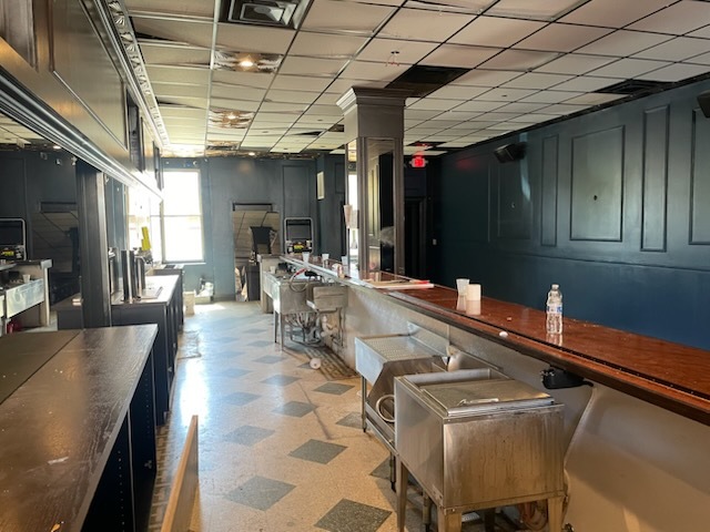 76 S Grove Avenue A Property Photo 4