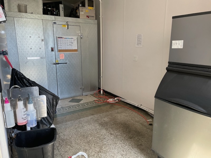 76 S Grove Avenue A Property Photo 5