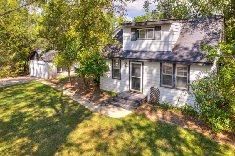 25420 W Golfview Avenue Property Photo 1