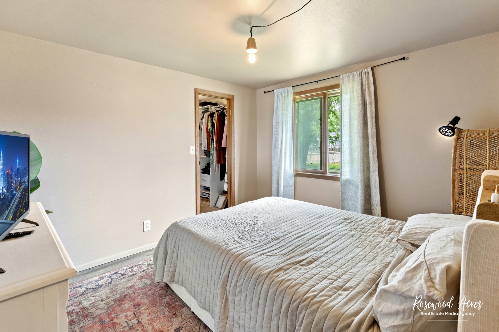 125 E 2nd South St Property Photo 13