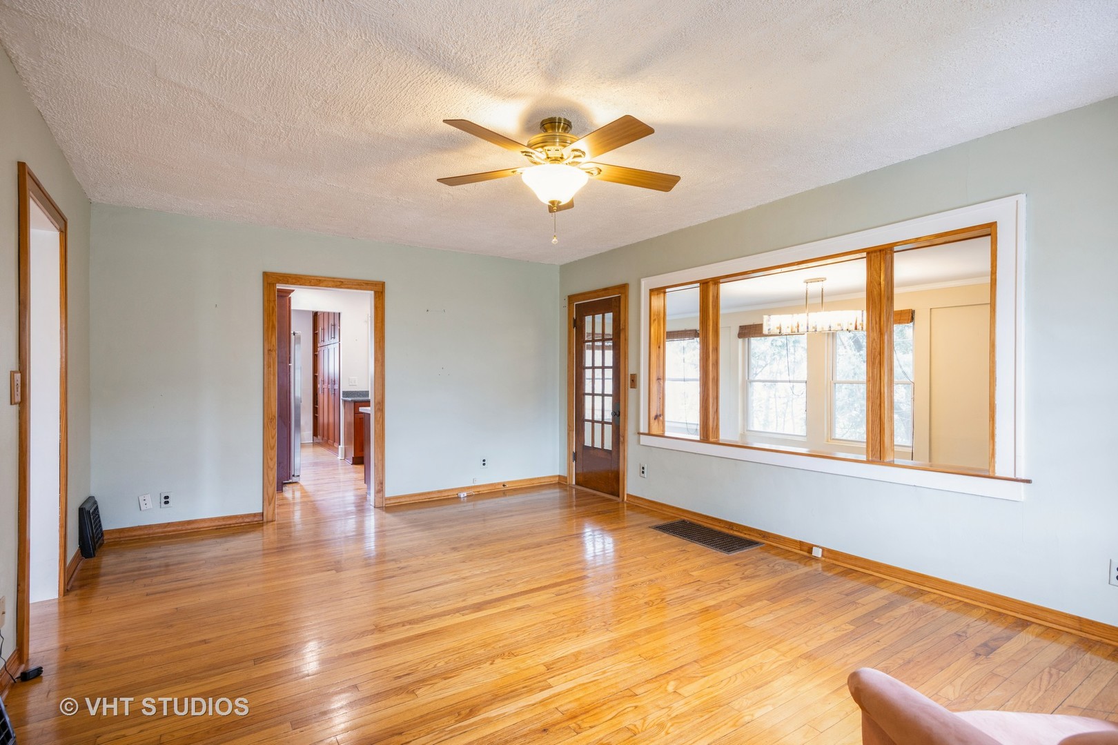 376 Douglas Avenue Property Photo 11