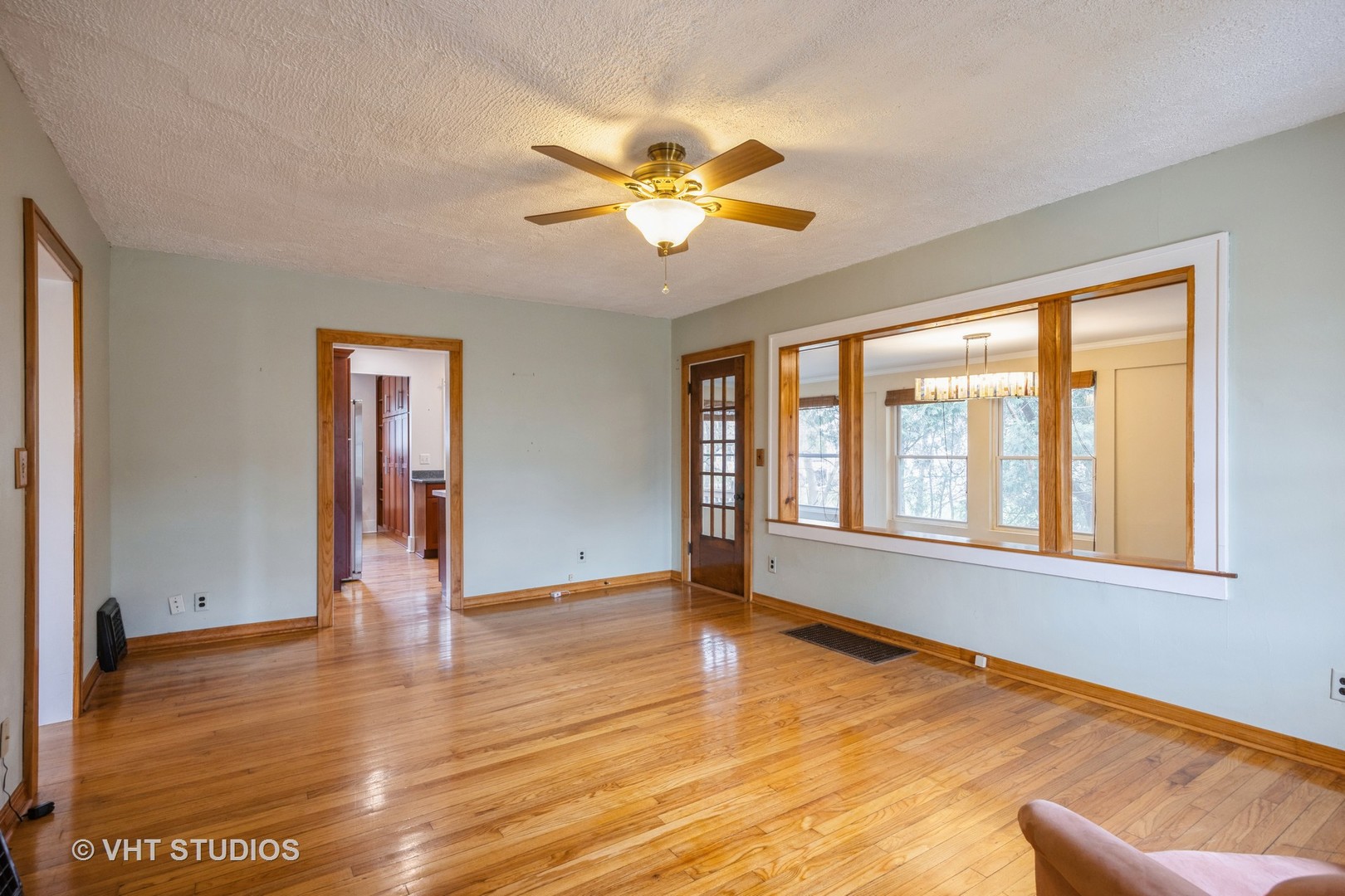 376 Douglas Avenue Property Photo 12