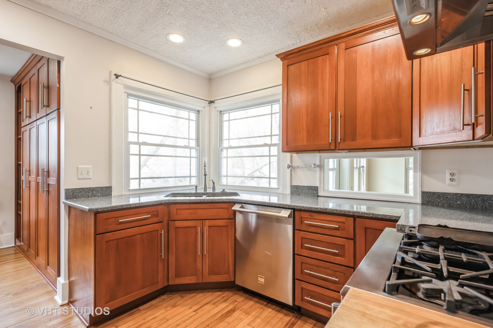 376 Douglas Avenue Property Photo 13