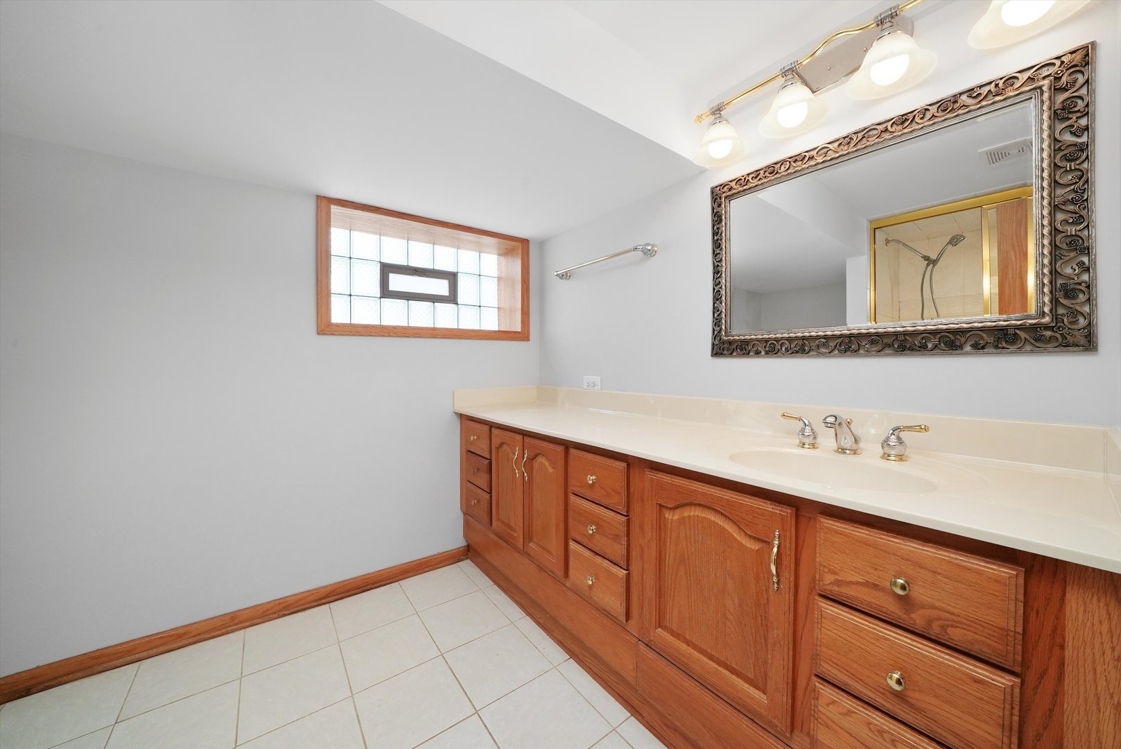 11400 S Hamlin Ave Property Photo 17