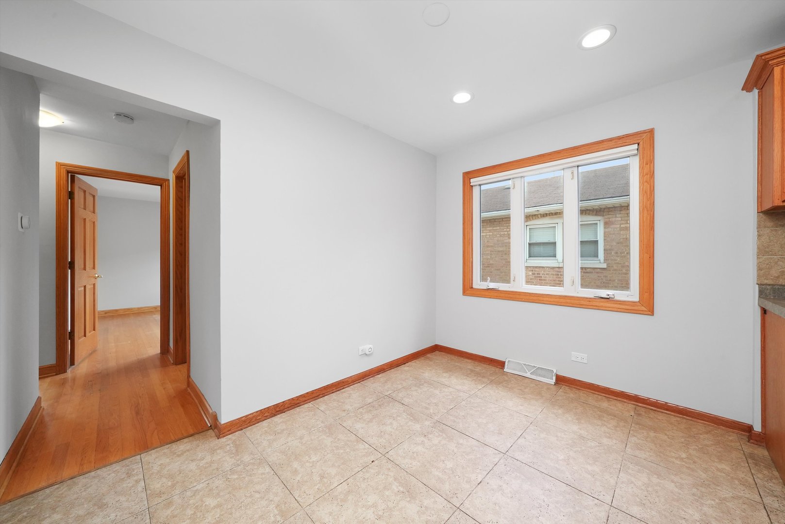11400 S Hamlin Ave Property Photo 21