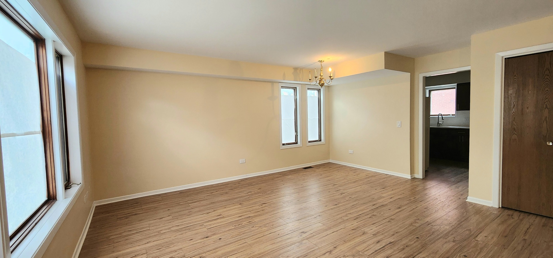 2338 S Canal St Property Photo 11