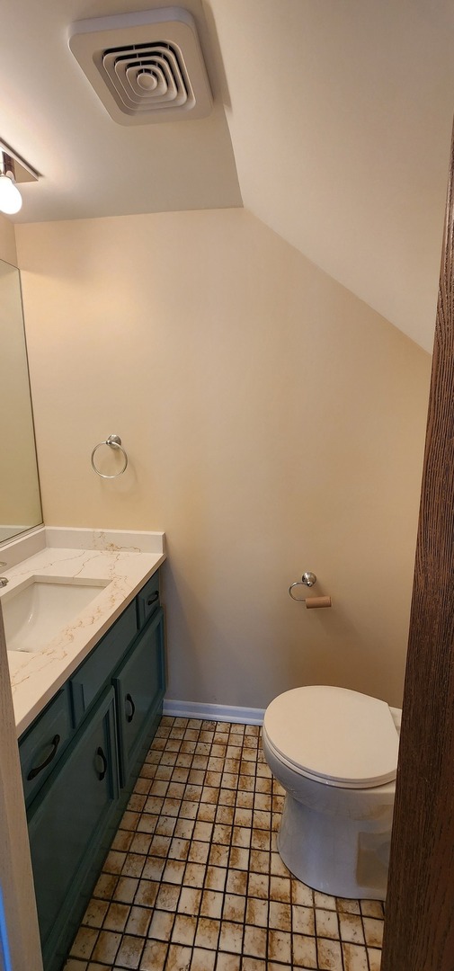 2338 S Canal St Property Photo 15